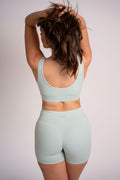 Essence Short